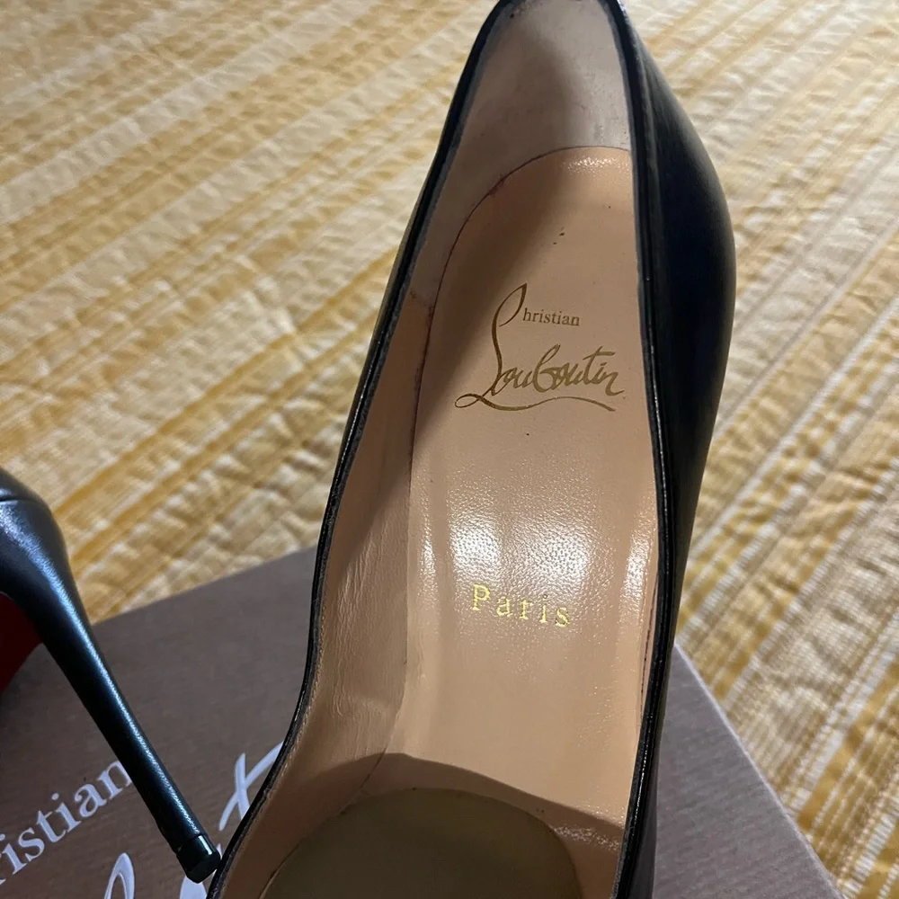 Louboutin - Picture 3 of 6